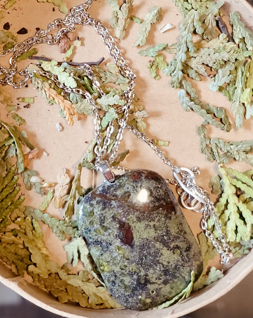 DRAGON BLOOD JASPER PENDANT WITH CHAIN